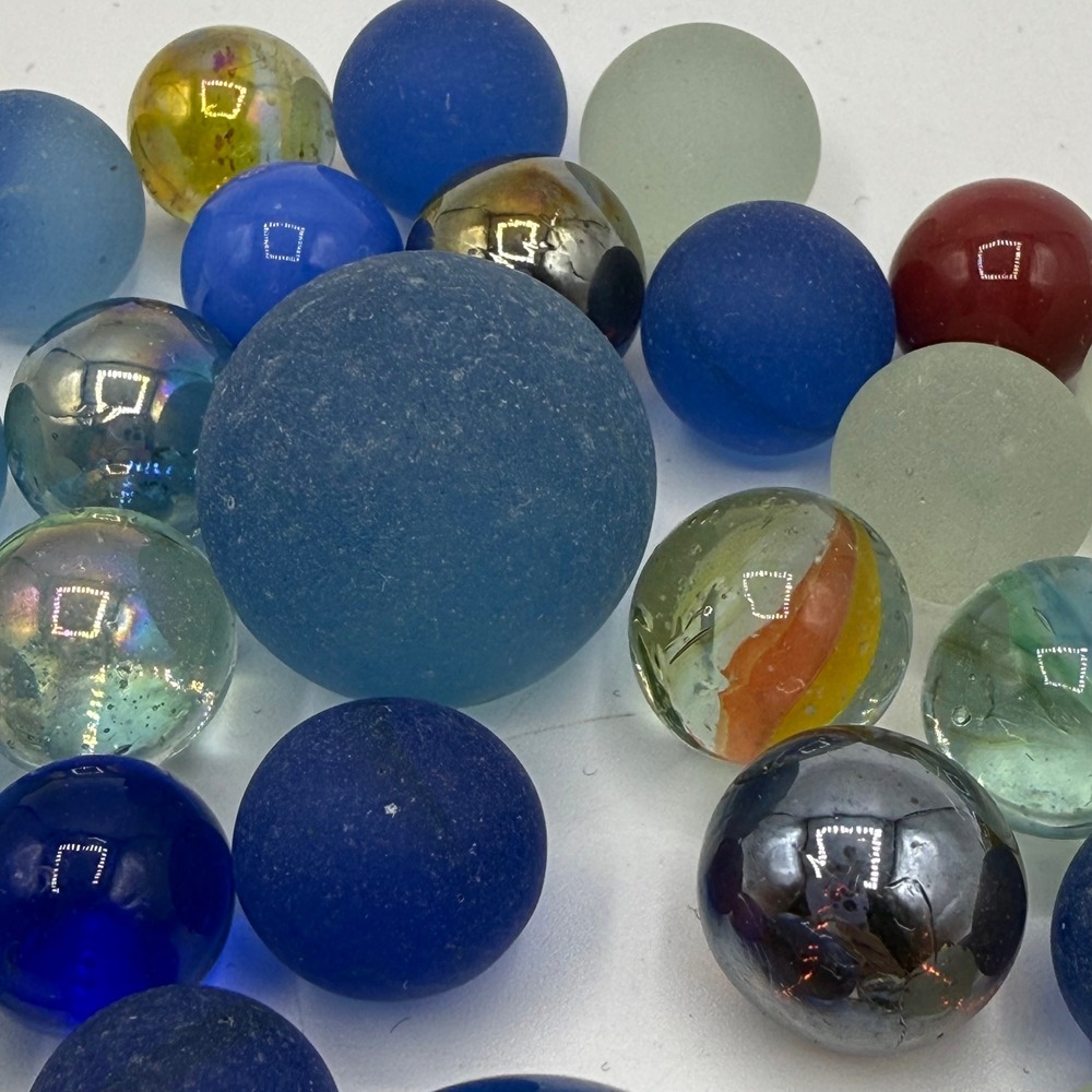 Vintage Glass Marbles Lot Mixed Sizes Blue Clear Cat Eye Shooters Frosted 37pc - Picture 9 of 10